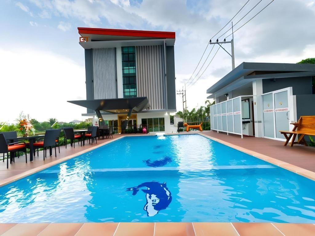 Gt Residence Hotel Buriram Exterior foto
