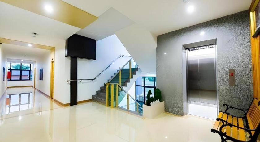 Gt Residence Hotel Buriram Exterior foto