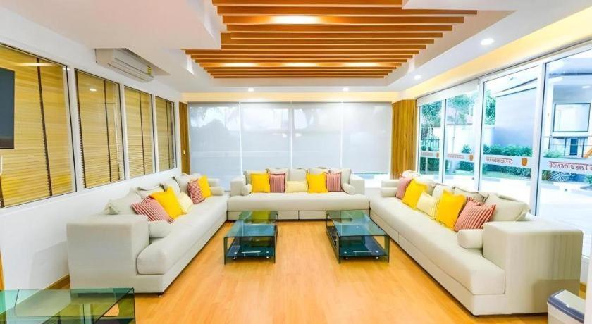 Gt Residence Hotel Buriram Exterior foto