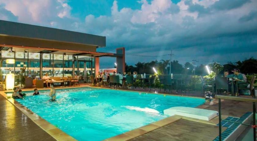 Gt Residence Hotel Buriram Exterior foto