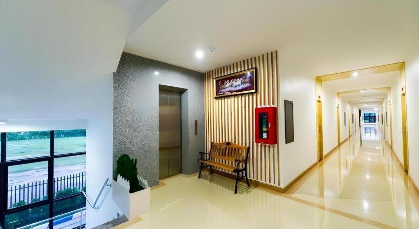 Gt Residence Hotel Buriram Exterior foto